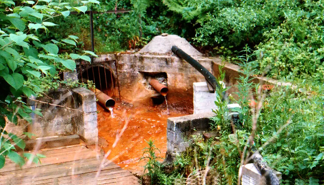 Example of an old historic landfill not built to minimise leachate generation